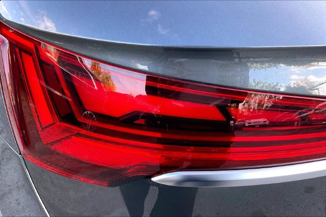 Certified 2023 Audi Q5 2.0T Premium w/ Convenience Package AWD/4WD image 29