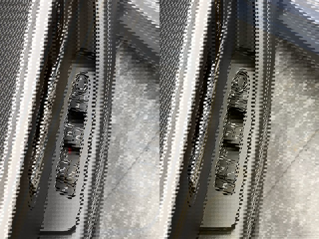 Certified 2025 MAZDA CX-70 Plug-In Hybrid w/ Premium Plus image 9