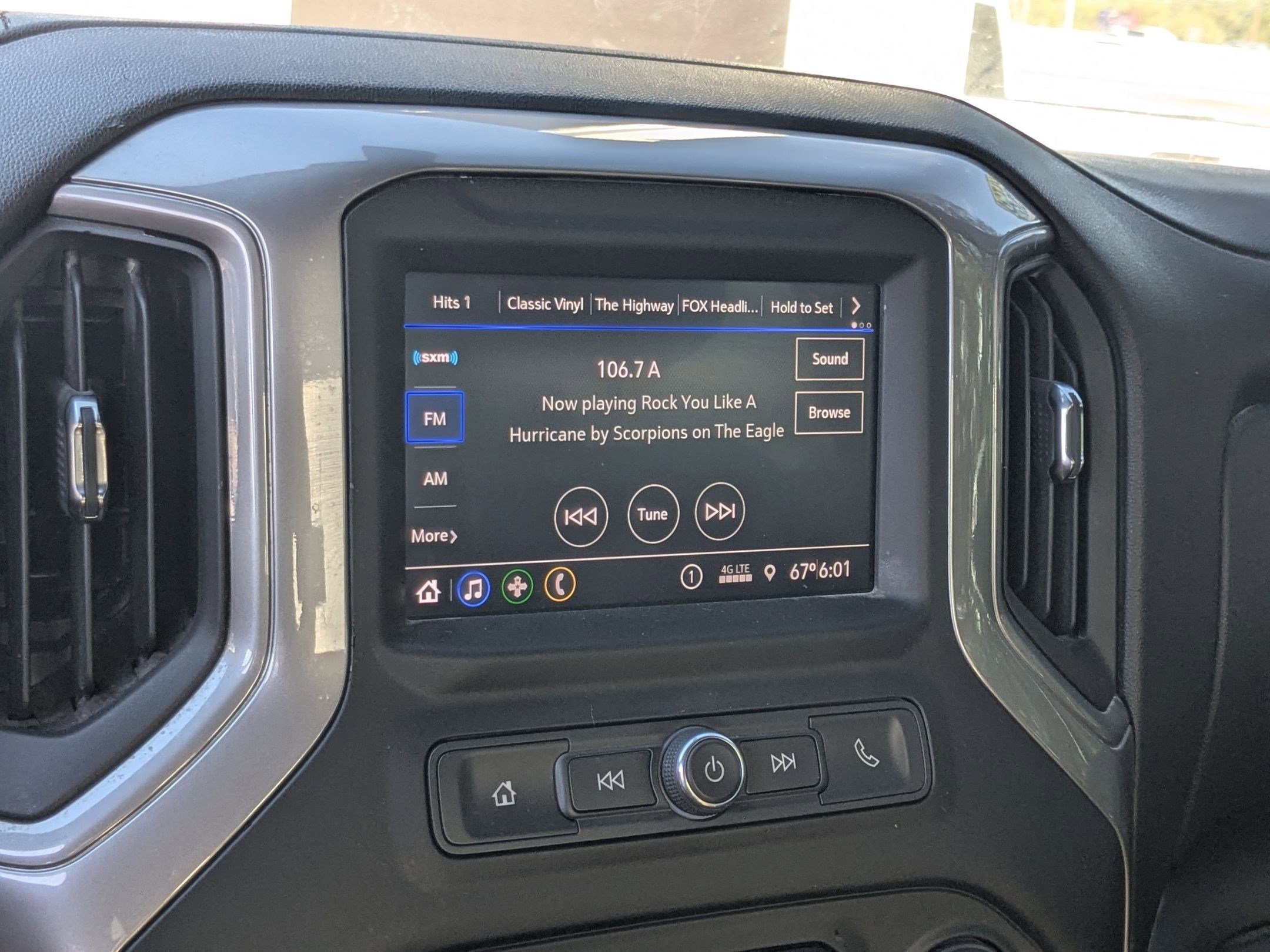 Used 2020 Chevrolet Silverado 1500 Custom w/ Custom Value Package image 15