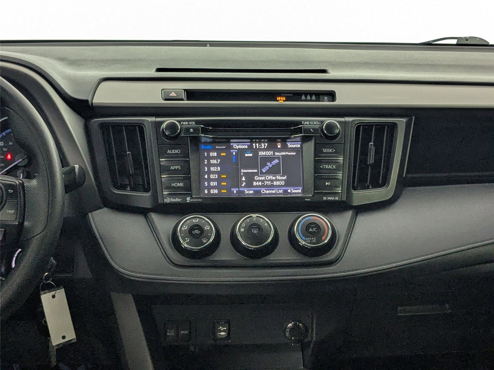 Used 2018 Toyota RAV4 LE image 30