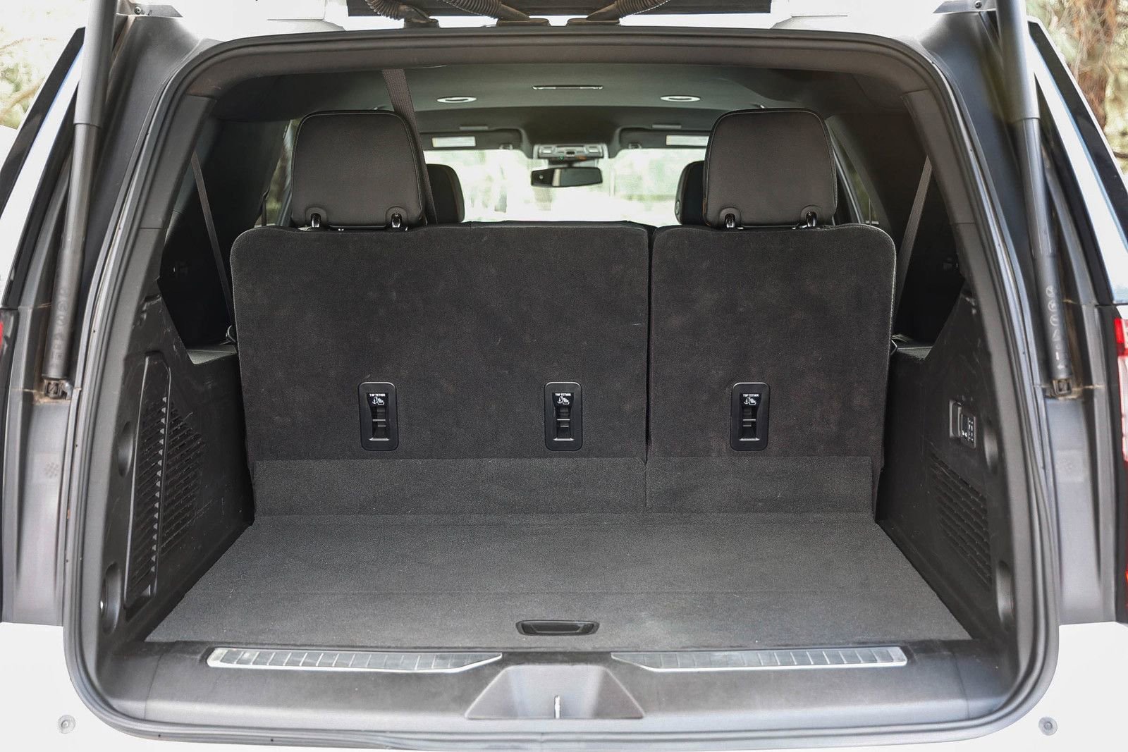 Used 2025 GMC Yukon XL AT4 image 27