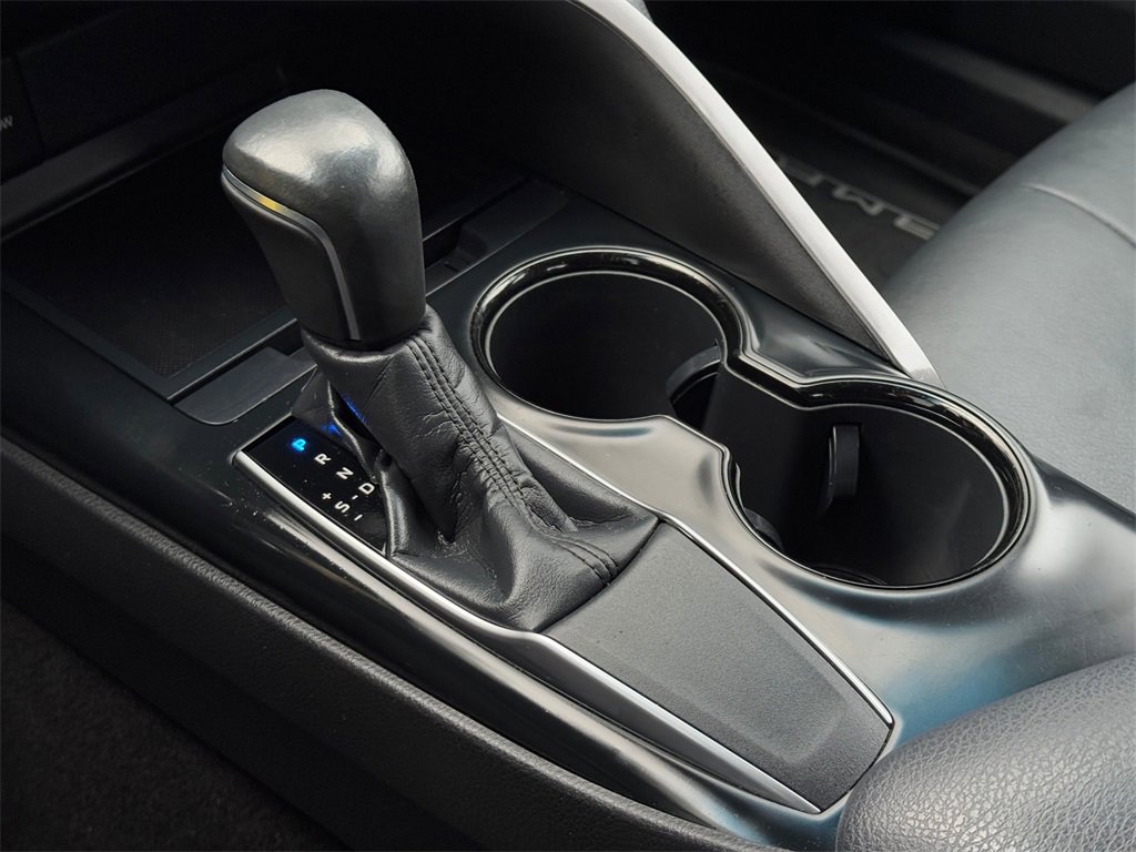 Certified 2018 Toyota Camry SE image 23