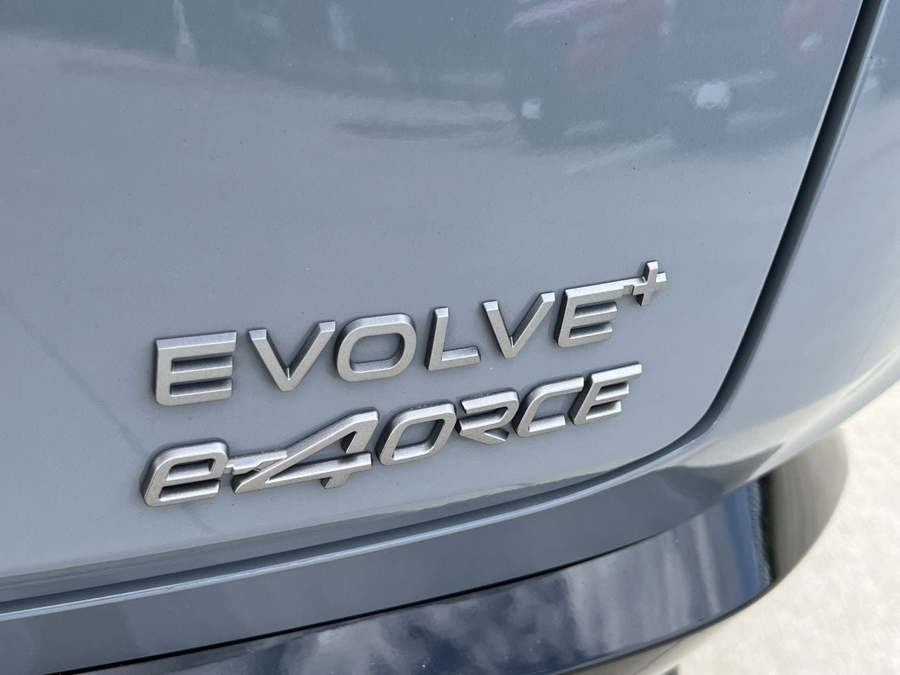 Used 2024 Nissan Ariya AWD image 5