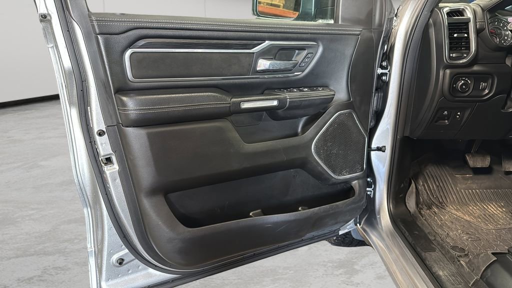 Used 2023 RAM 1500 Laramie AWD/4WD image 13