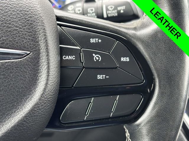 Used 2019 Chrysler Pacifica Touring-L w/ S Appearance Package image 14