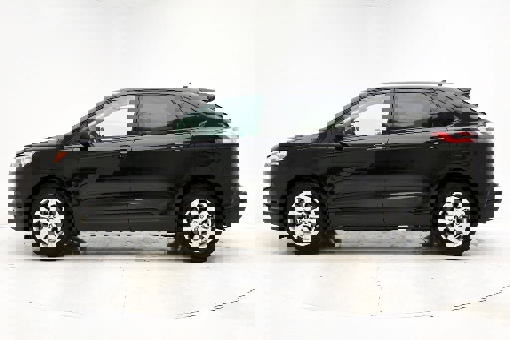 Used 2023 Ford Edge SE AWD/4WD image 5