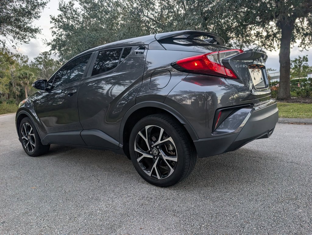 Used 2021 Toyota C-HR XLE image 6