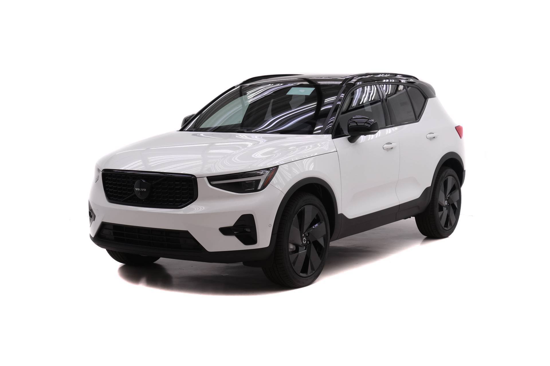 New 2026 Volvo XC40 B5 Ultra w/ Protection Package Premier