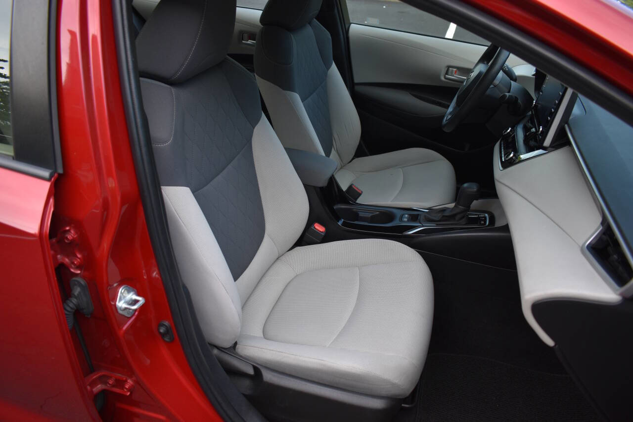 Used 2021 Toyota Corolla LE image 19