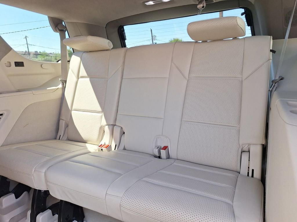 Certified 2023 Cadillac Escalade Premium Luxury Platinum w/ LPO, Radiant Package image 12