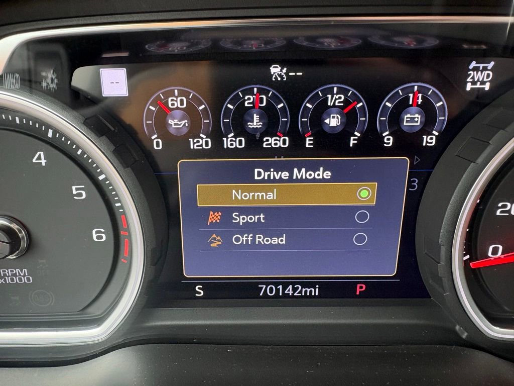 Used 2021 Chevrolet Silverado 1500 High Country w/ Technology Package AWD/4WD image 28