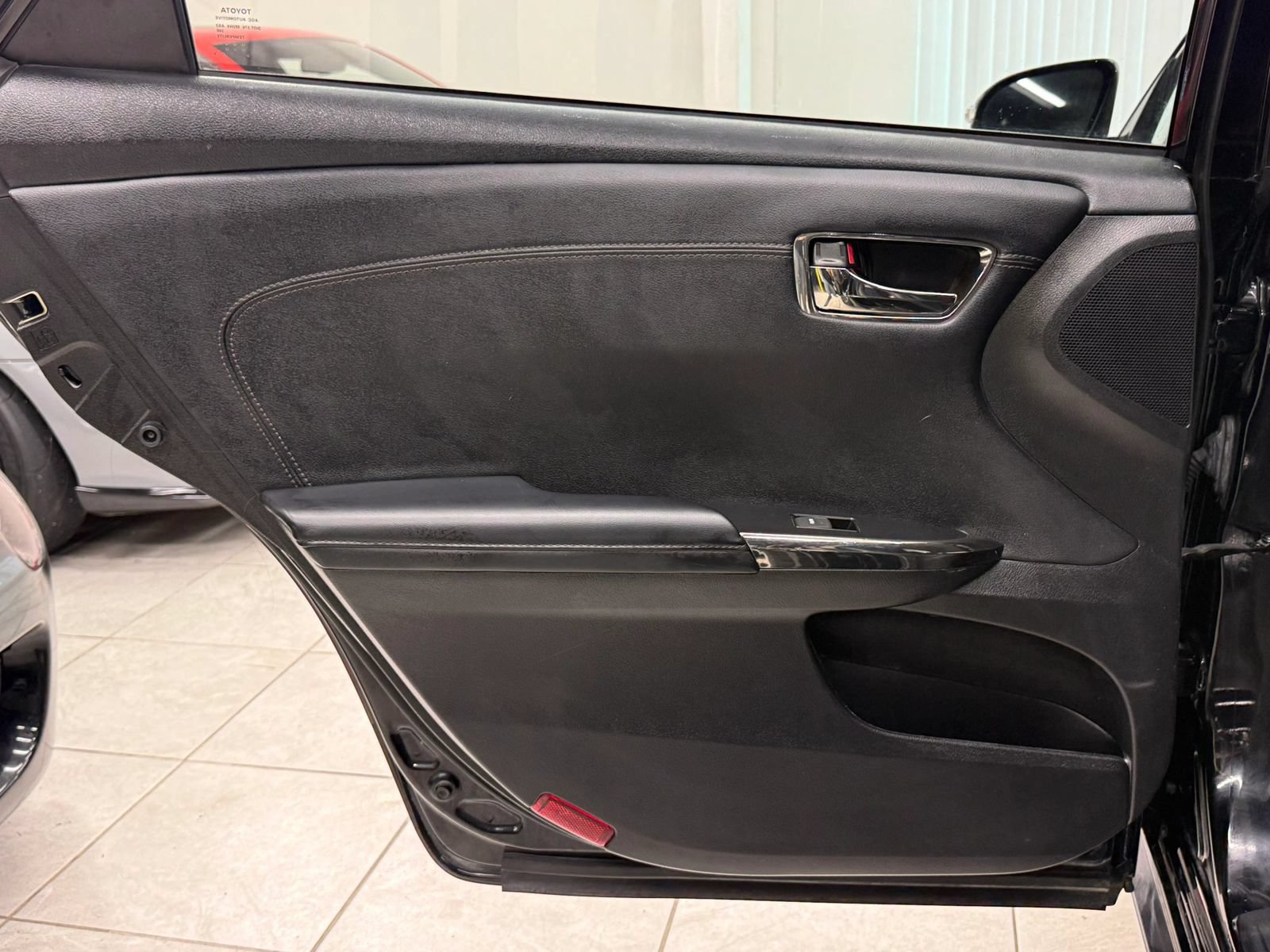 Used 2018 Toyota Avalon XLE Premium FWD image 17