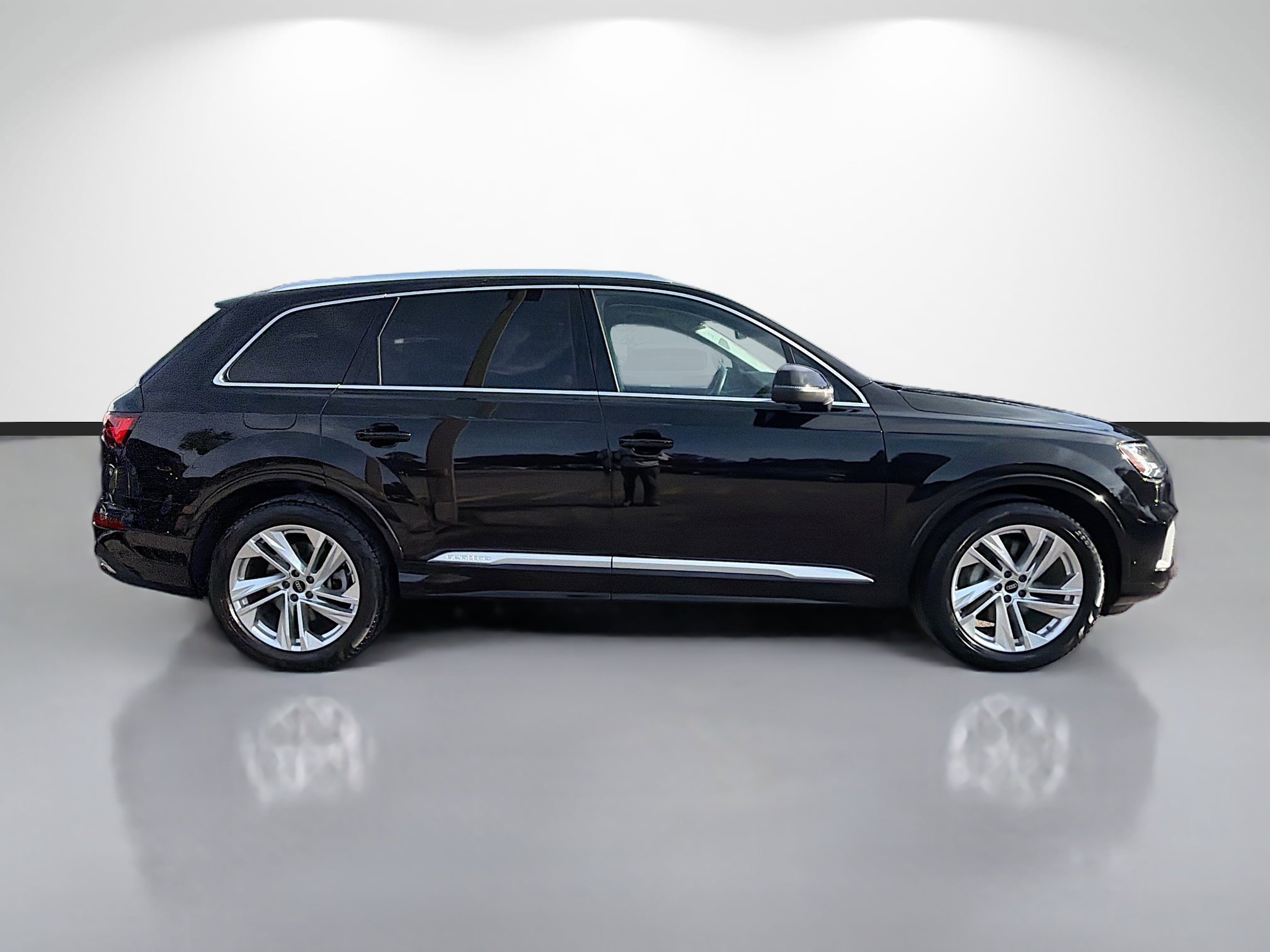 Used 2023 Audi Q7 3.0T Prestige w/ Prestige Package AWD/4WD image 2