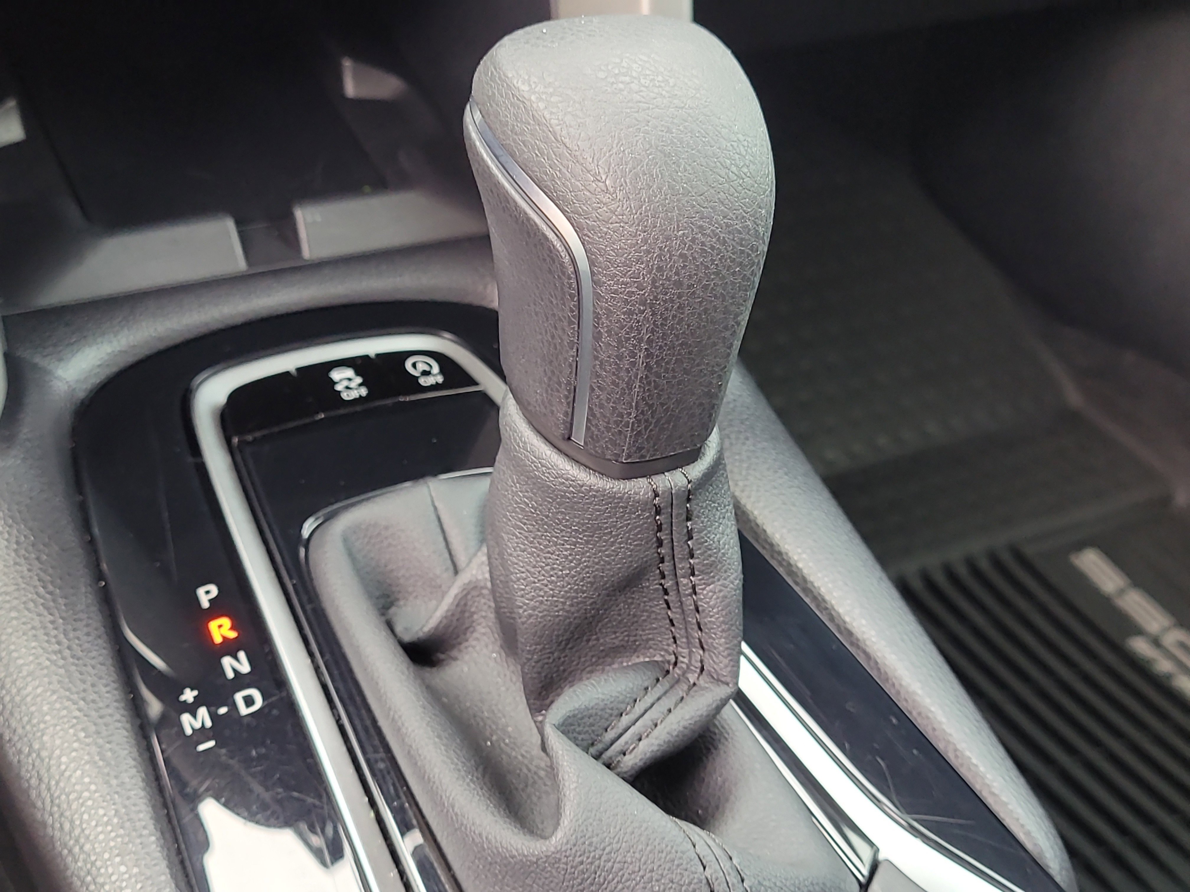 Certified 2024 Toyota Corolla Cross LE image 25