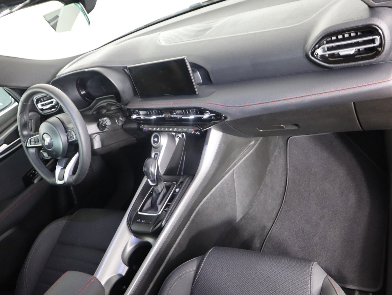 Used 2024 Dodge Hornet GT image 11