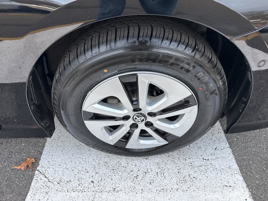 Used 2018 Toyota Prius Two image 12