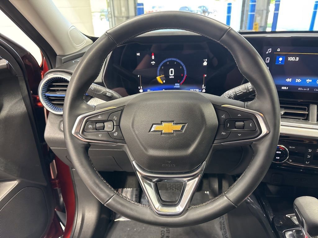 Used 2024 Chevrolet Trax LT w/ Driver Confidence Package FWD image 12