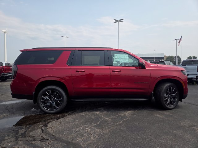 New 2026 Chevrolet Suburban RST w/ Comfort Package AWD/4WD image 19