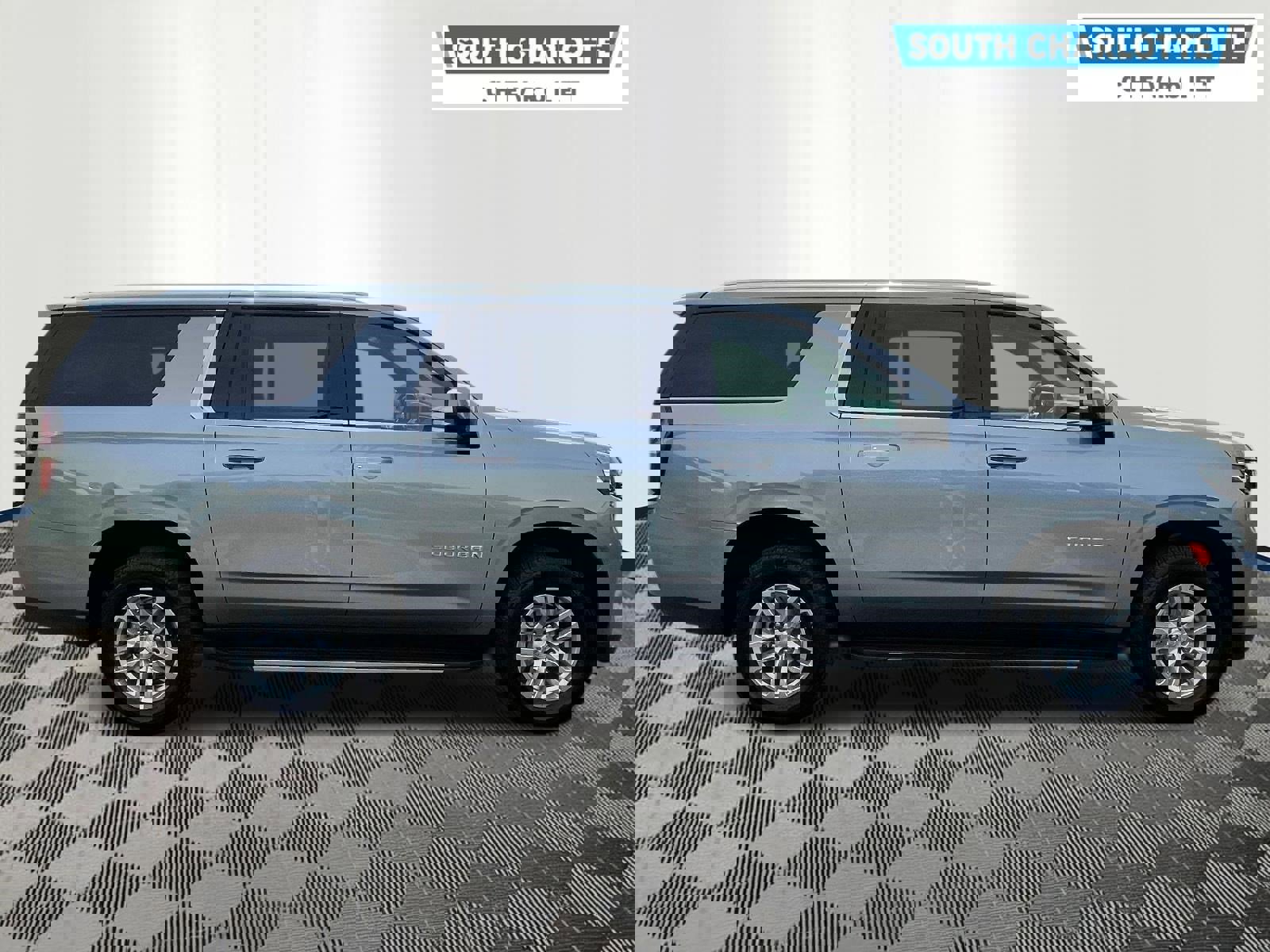 Used 2024 Chevrolet Suburban LS w/ Driver Alert Package AWD/4WD image 4