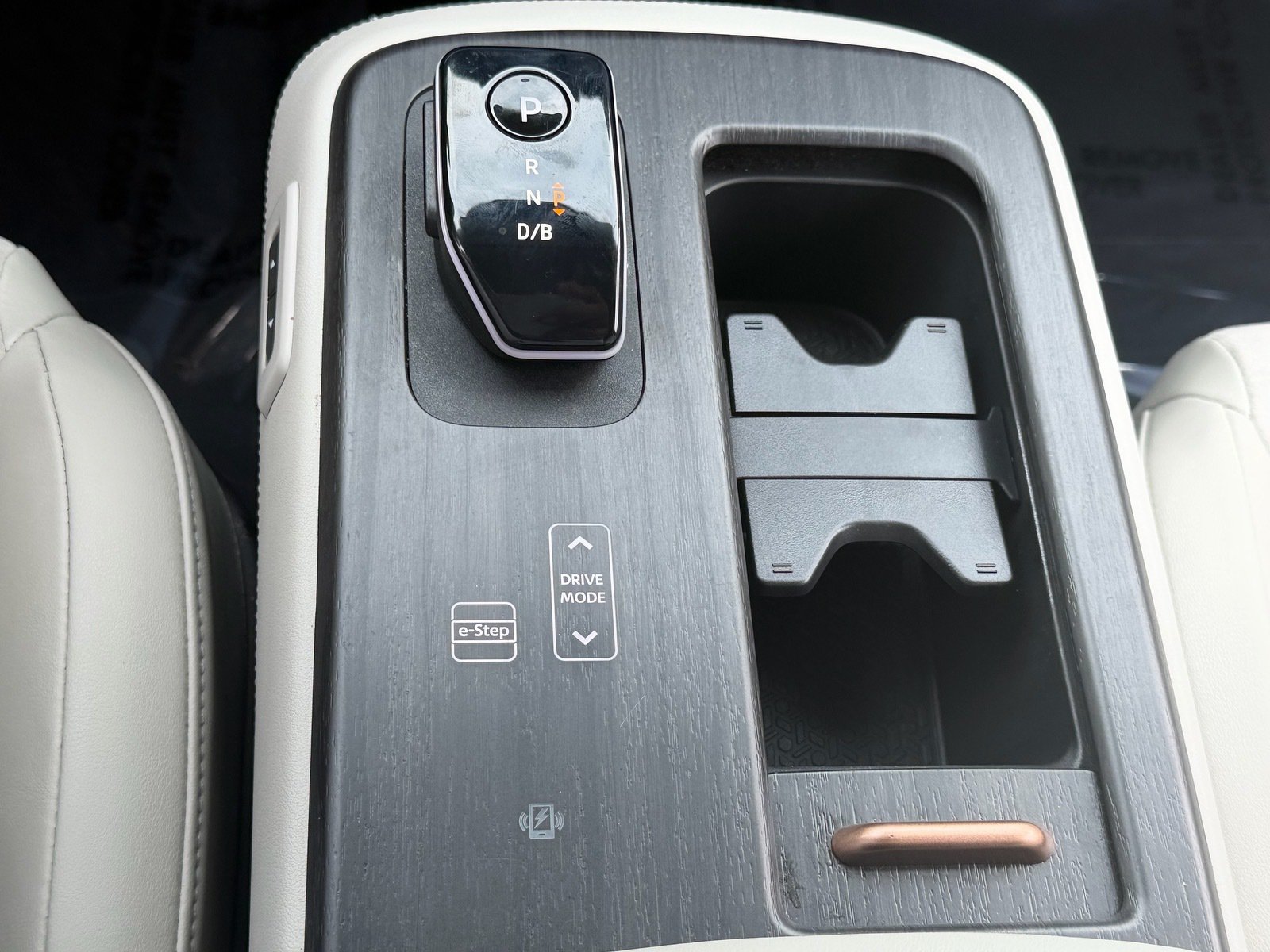 Certified 2025 Nissan Ariya AWD image 25