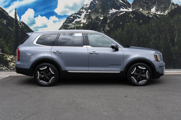 Used 2023 Kia Telluride S w/ S Sunroof Package AWD/4WD image 2