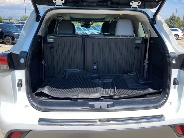 Used 2023 Toyota Highlander Platinum AWD/4WD image 26