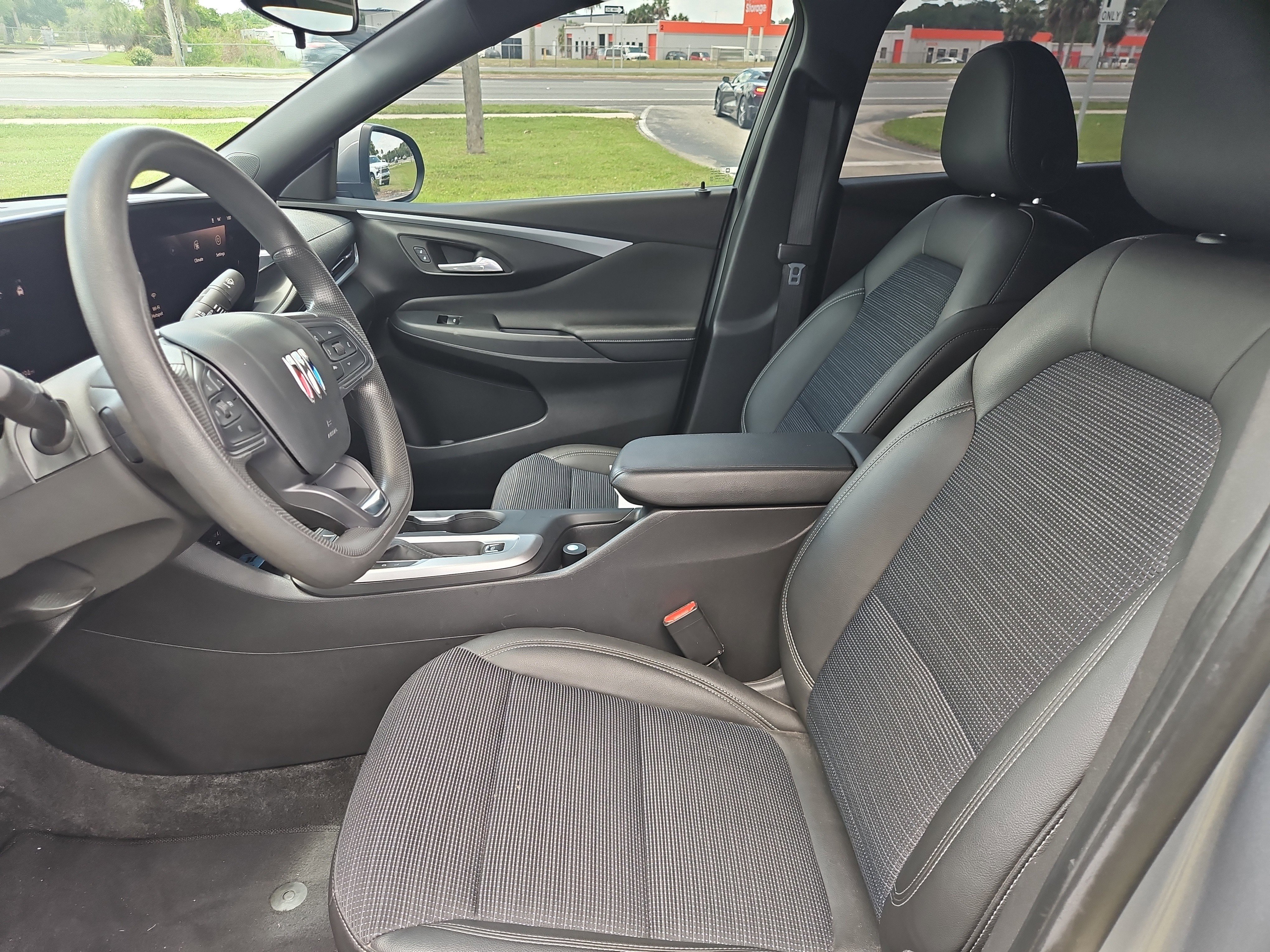 Used 2024 Buick Envista Preferred w/ Convenience II Package FWD image 9