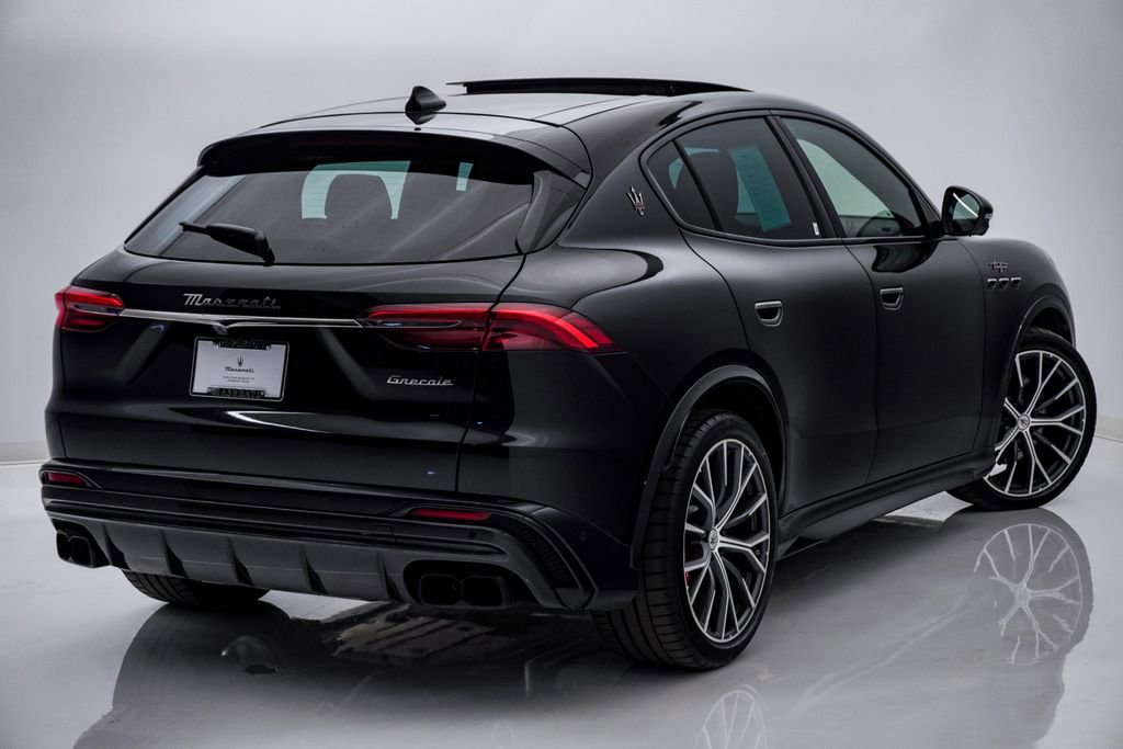 Certified 2023 Maserati Grecale Trofeo image 11