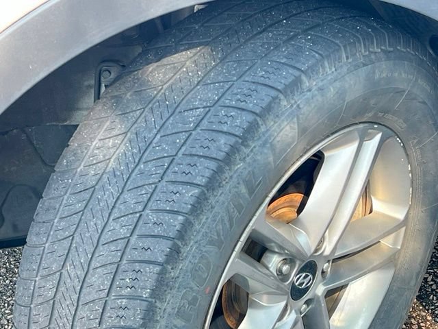 Used 2018 Hyundai Santa Fe Sport w/ 2.4L Value Package 02 FWD image 38