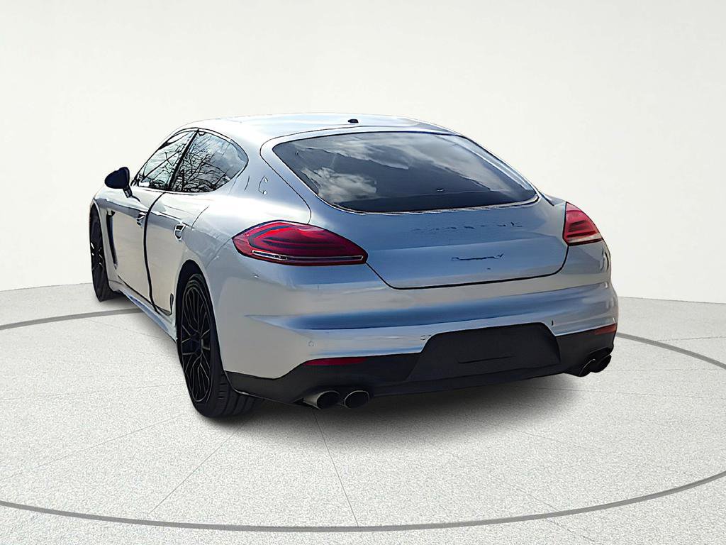 Used 2016 Porsche Panamera S image 5