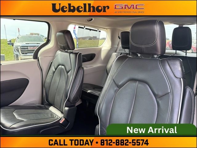 Used 2024 Chrysler Pacifica Limited image 19