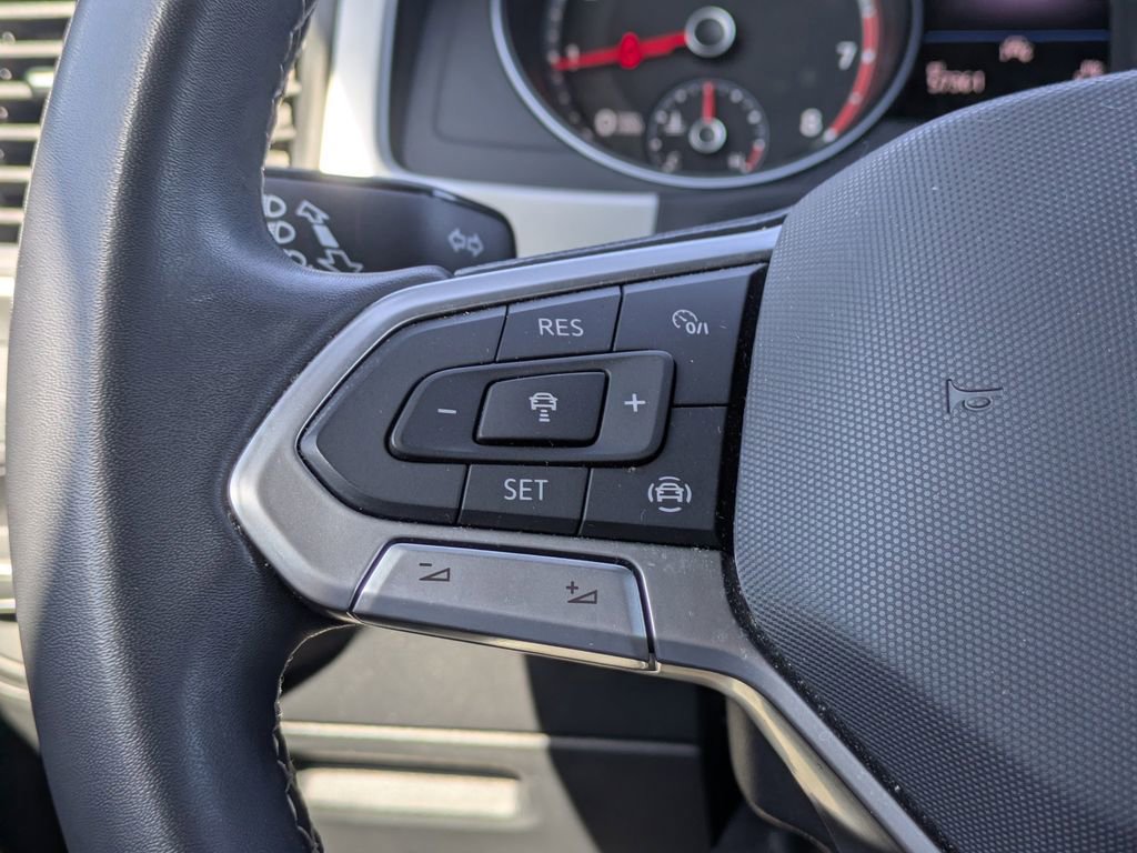 Used 2021 Volkswagen Atlas Cross Sport SE image 26