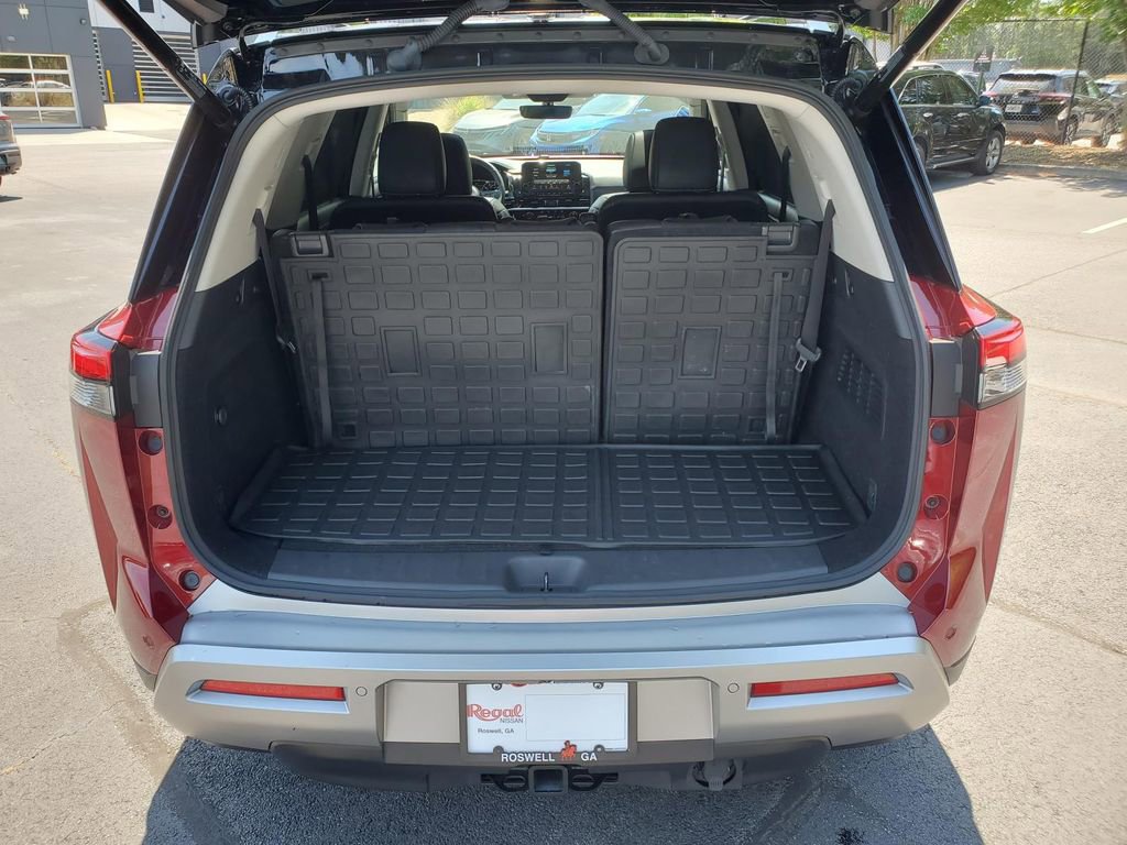 Certified 2025 Nissan Pathfinder SL w/ SL Premium Package FWD image 13