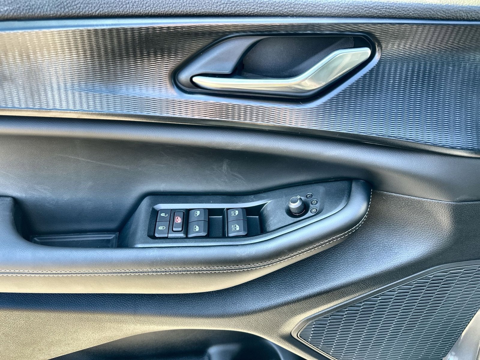 New 2025 Jeep Grand Cherokee Laredo image 15