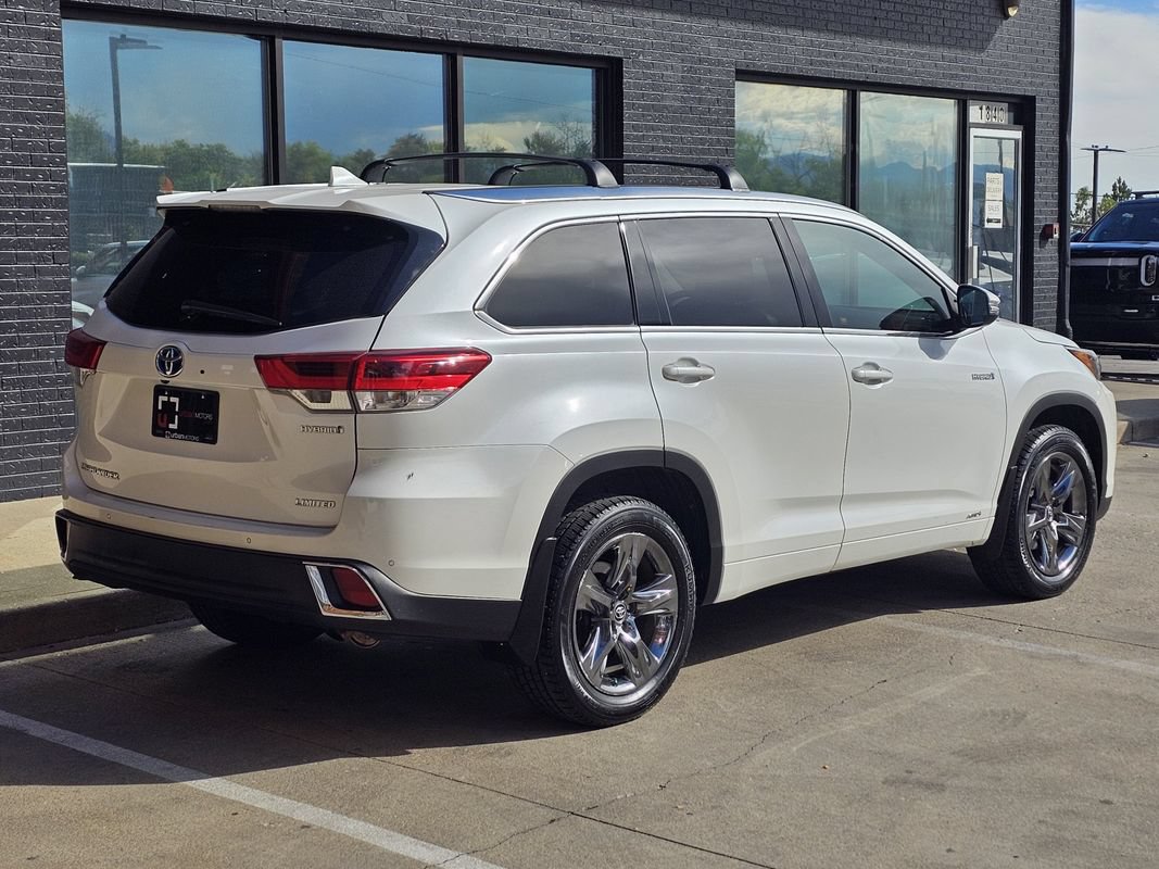 Used 2018 Toyota Highlander Limited Platinum w/ Carpet Mat Package (TMS) AWD/4WD image 11