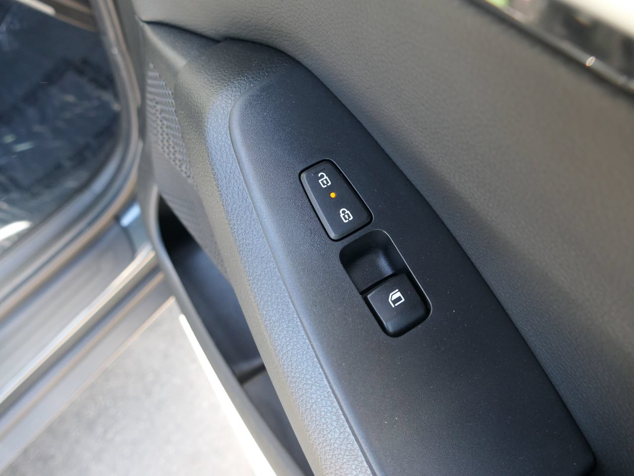 Certified 2025 Kia Seltos X-Line AWD/4WD image 24