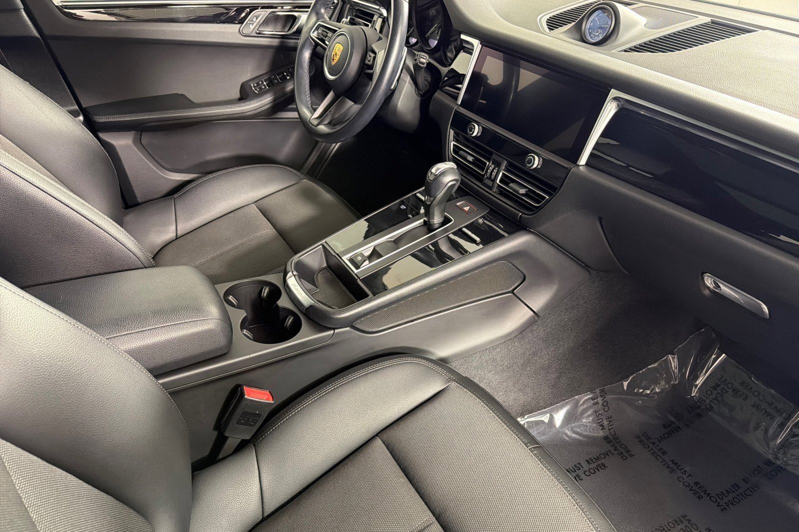 Used 2022 Porsche Macan w/ Driver Memory Package image 15