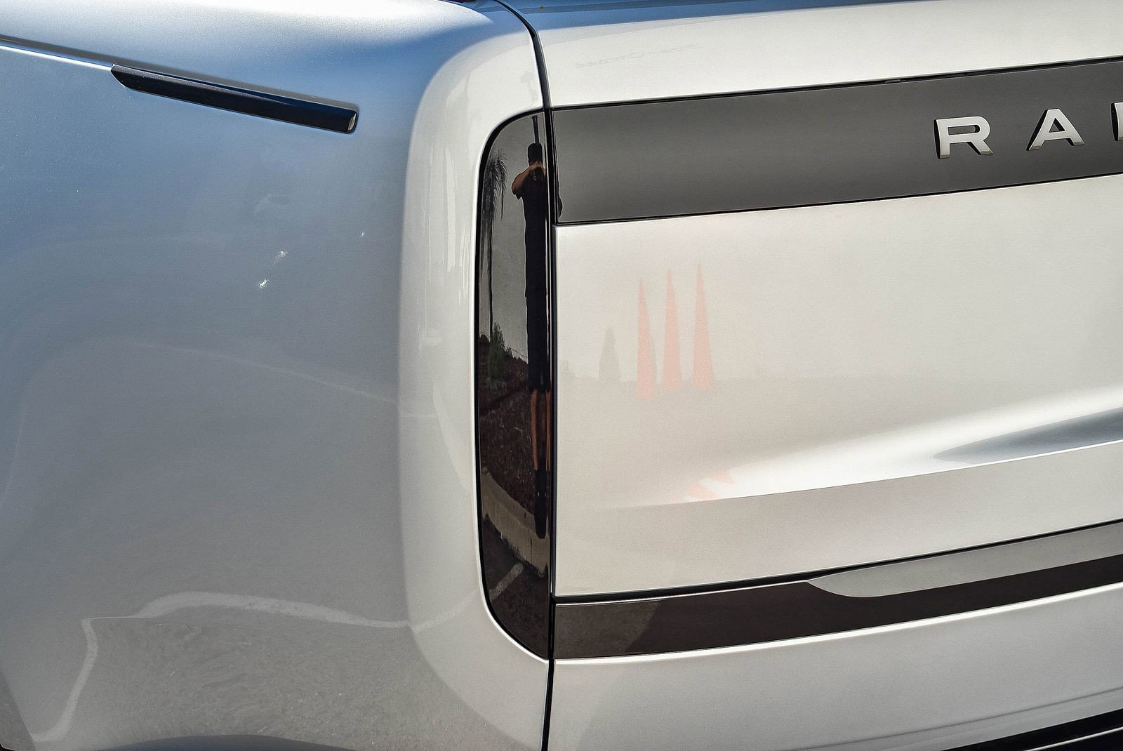 Used 2025 Land Rover Range Rover SE image 8