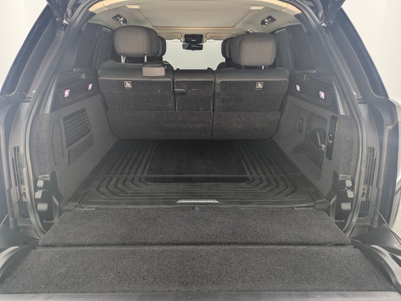 Used 2023 Land Rover Range Rover First Edition AWD/4WD image 10