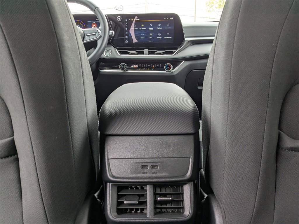 Used 2025 Chevrolet Equinox LT image 30