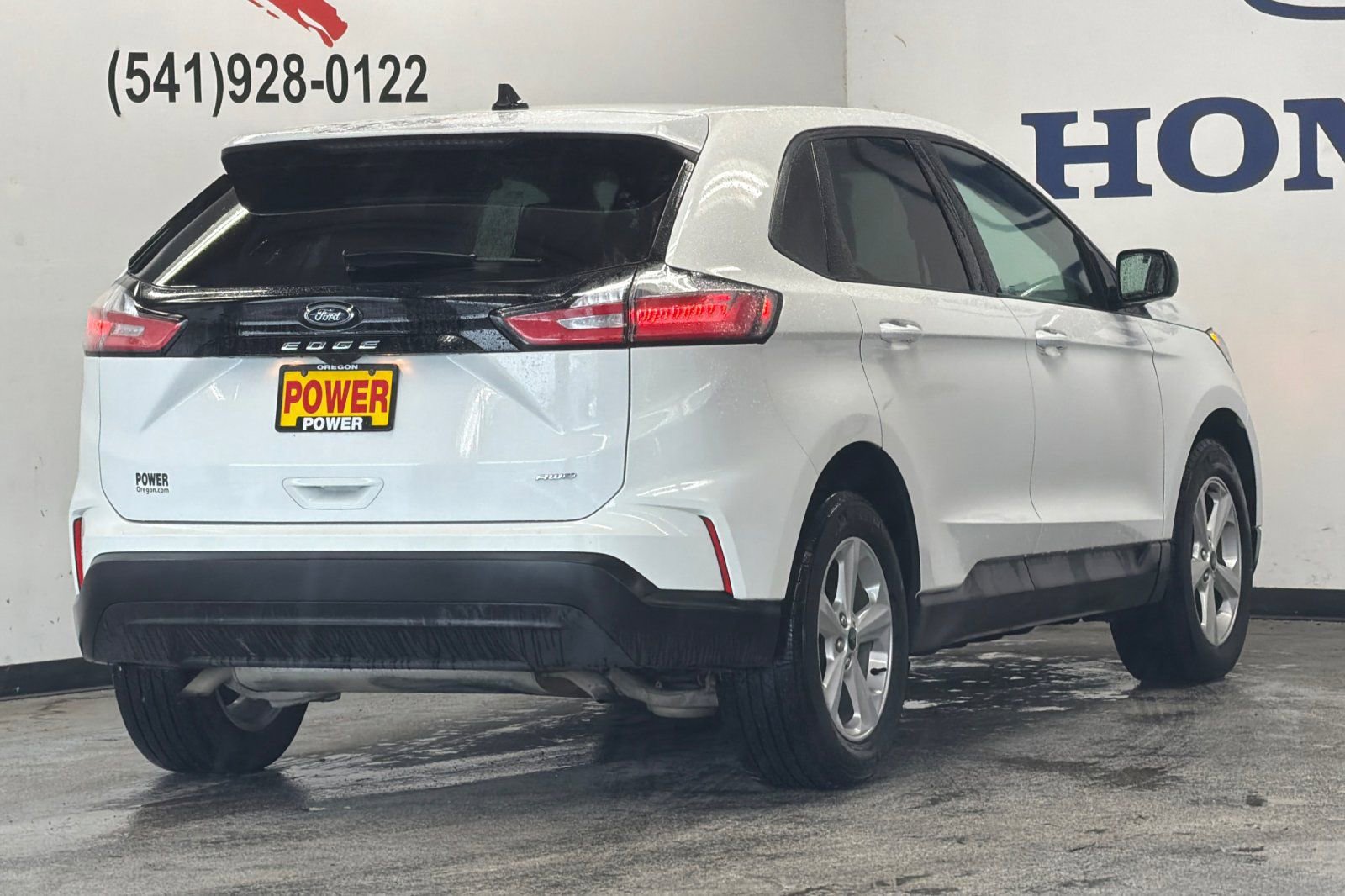 Used 2023 Ford Edge SE image 3