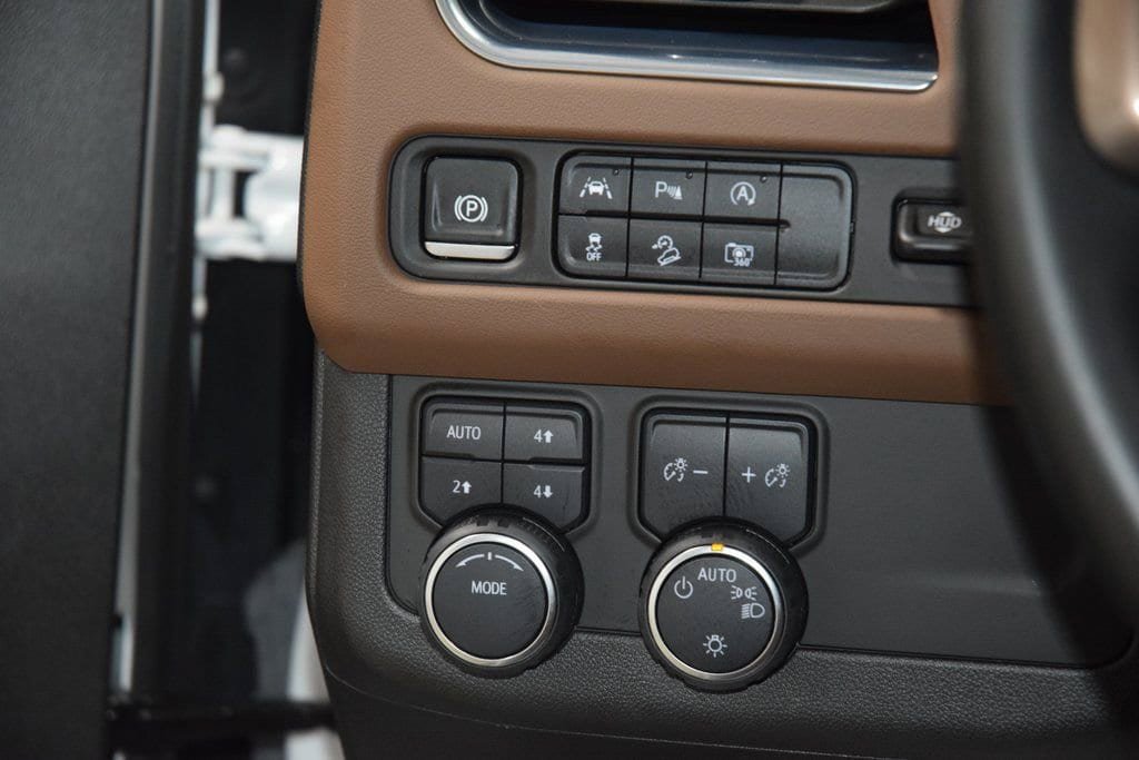 Used 2024 Chevrolet Suburban High Country AWD/4WD image 34