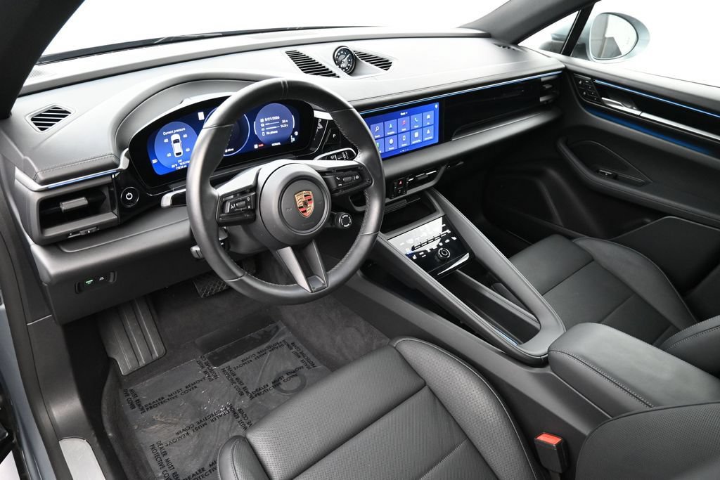 Certified 2025 Porsche Macan Electric RWD image 4