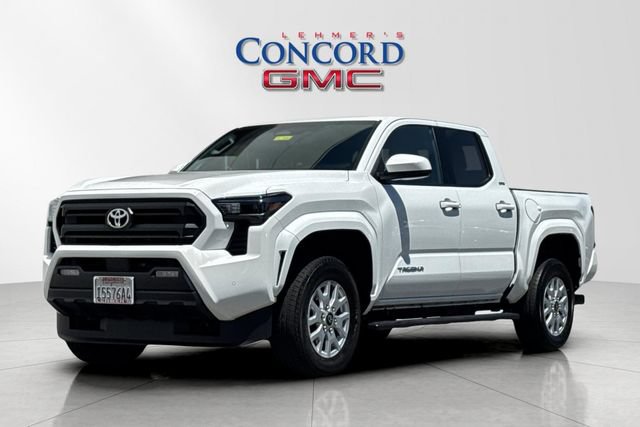 Used 2024 Toyota Tacoma SR5 w/ SR5 Upgrade Package AWD/4WD image 8
