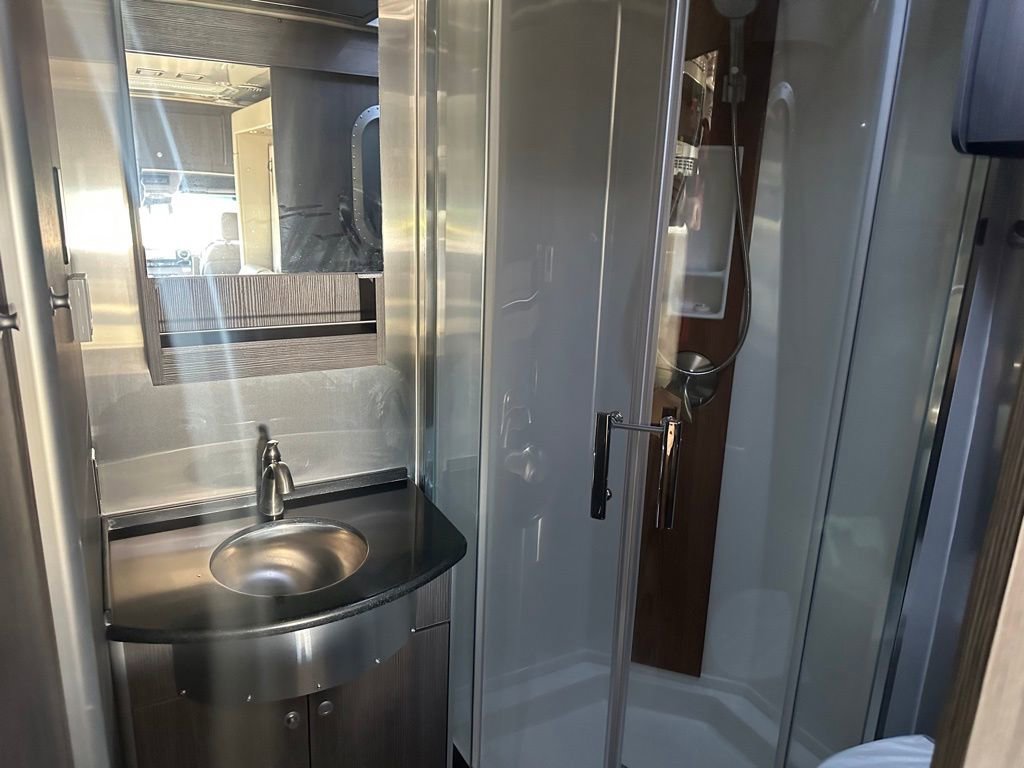 Used 2020 Mercedes-Benz Sprinter 3500 w/ Premium Plus Package image 17