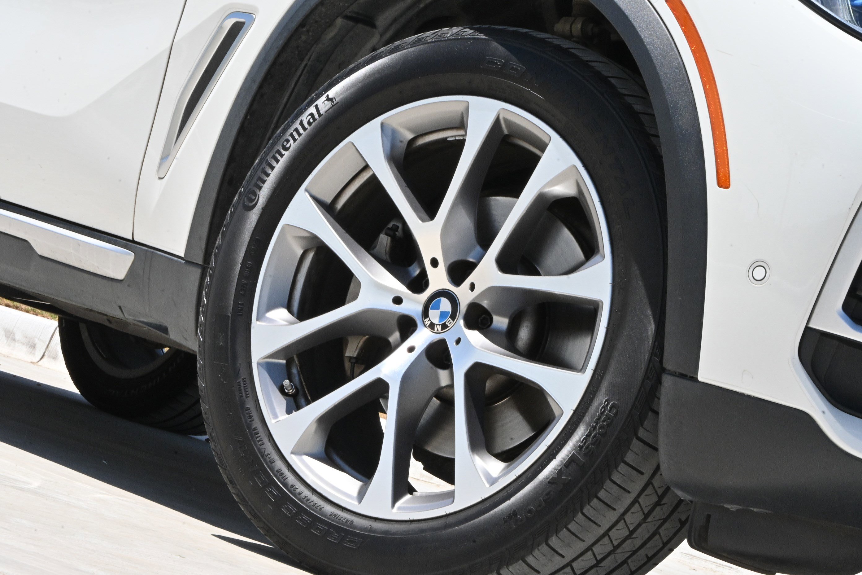 Used 2019 BMW X5 xDrive40i w/ Executive Package AWD/4WD image 11