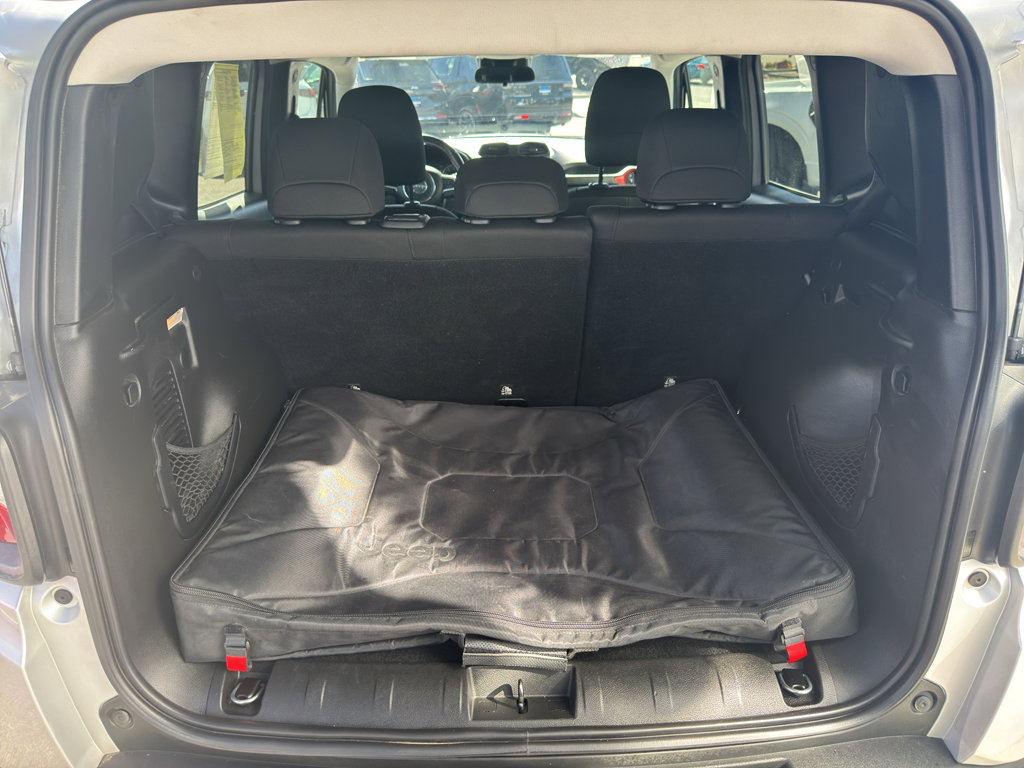 Used 2018 Jeep Renegade Trailhawk w/ Cold Weather Group II image 13