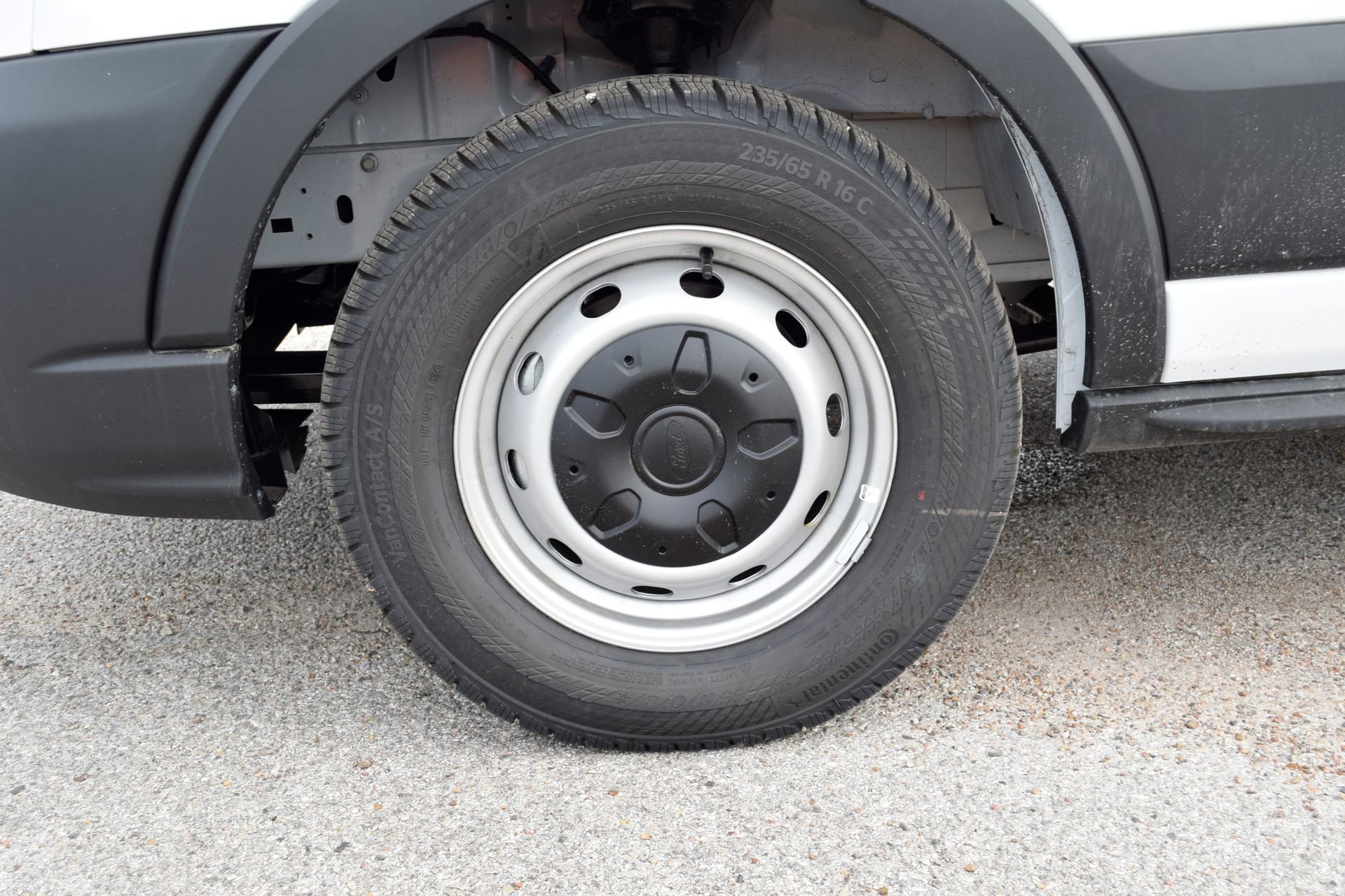 New 2026 Ford Transit 150 Low Roof RWD image 24