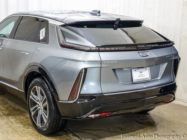 New 2025 Cadillac Lyriq Luxury w/ LPO, Floor Liner Package image 6