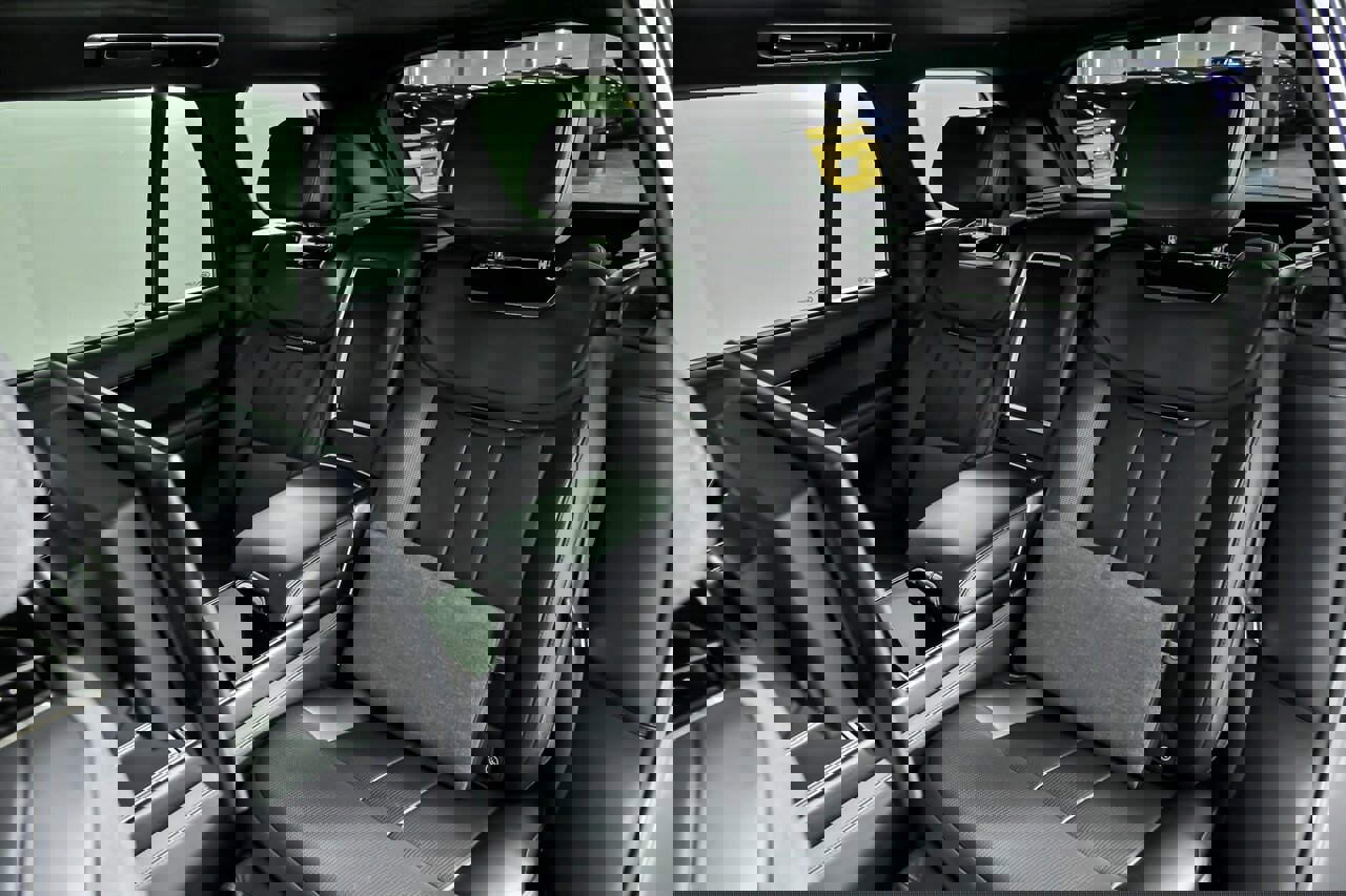 Used 2023 Land Rover Range Rover SV image 24